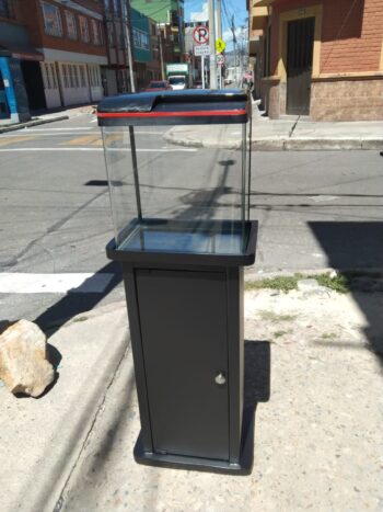Mueble pequeño para Acuario o terrario 20x10